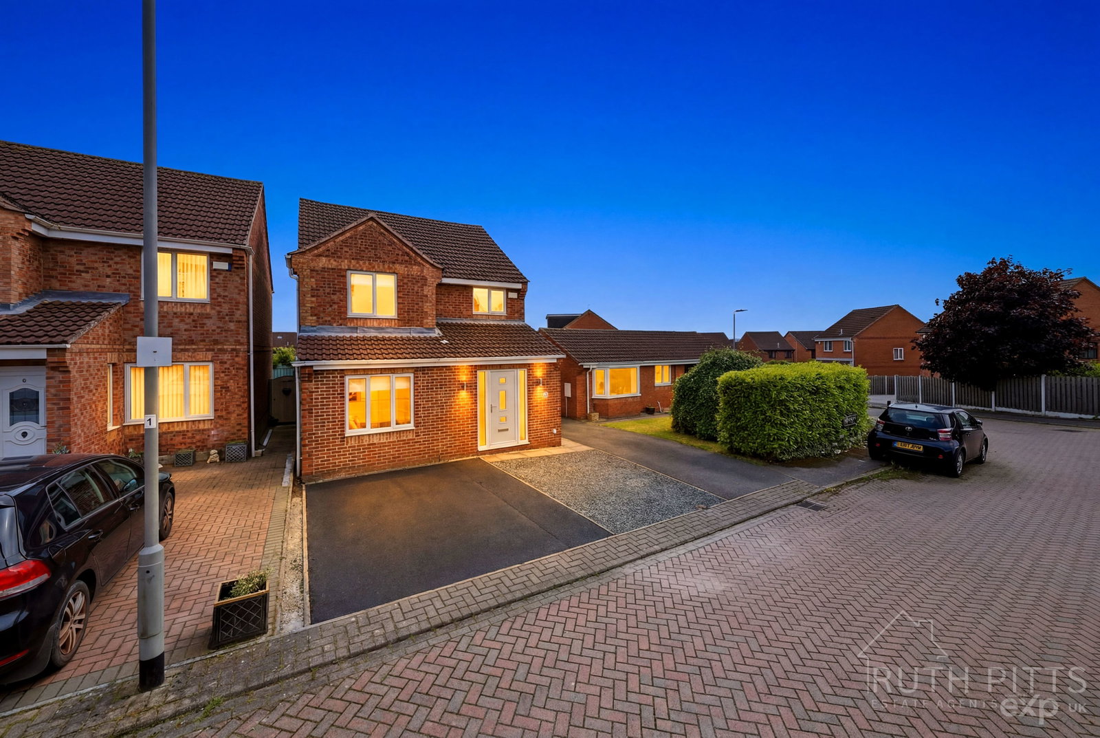 Detached House in Wakefield