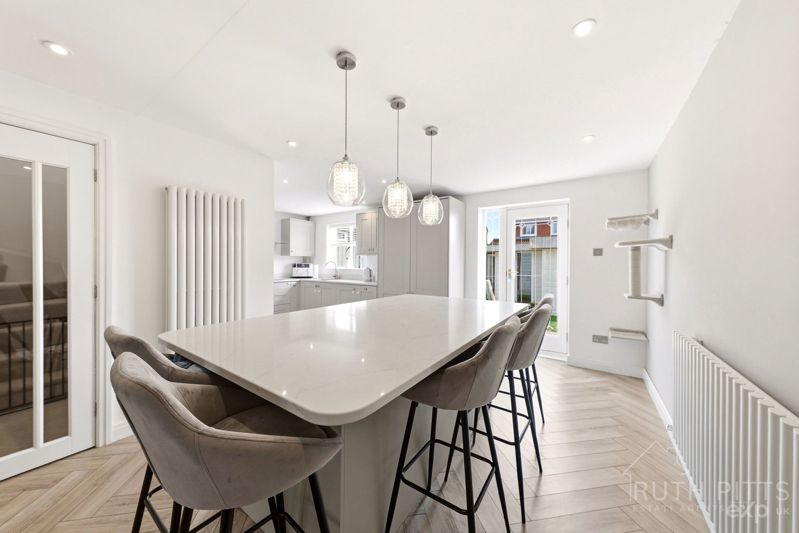 Detached House in Wakefield 2