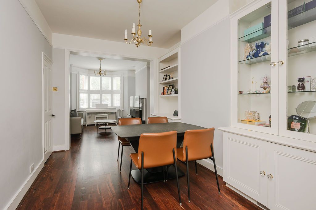 Terraced House for sale in London, Tolverne Road, West Wimbledon, SW20, 1275 m²