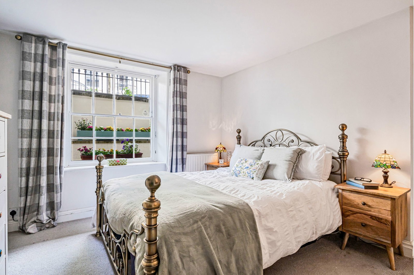 Apartment for sale in Cheltenham, Grosvenor Place South, Cheltenham, GL52, 663 m²
