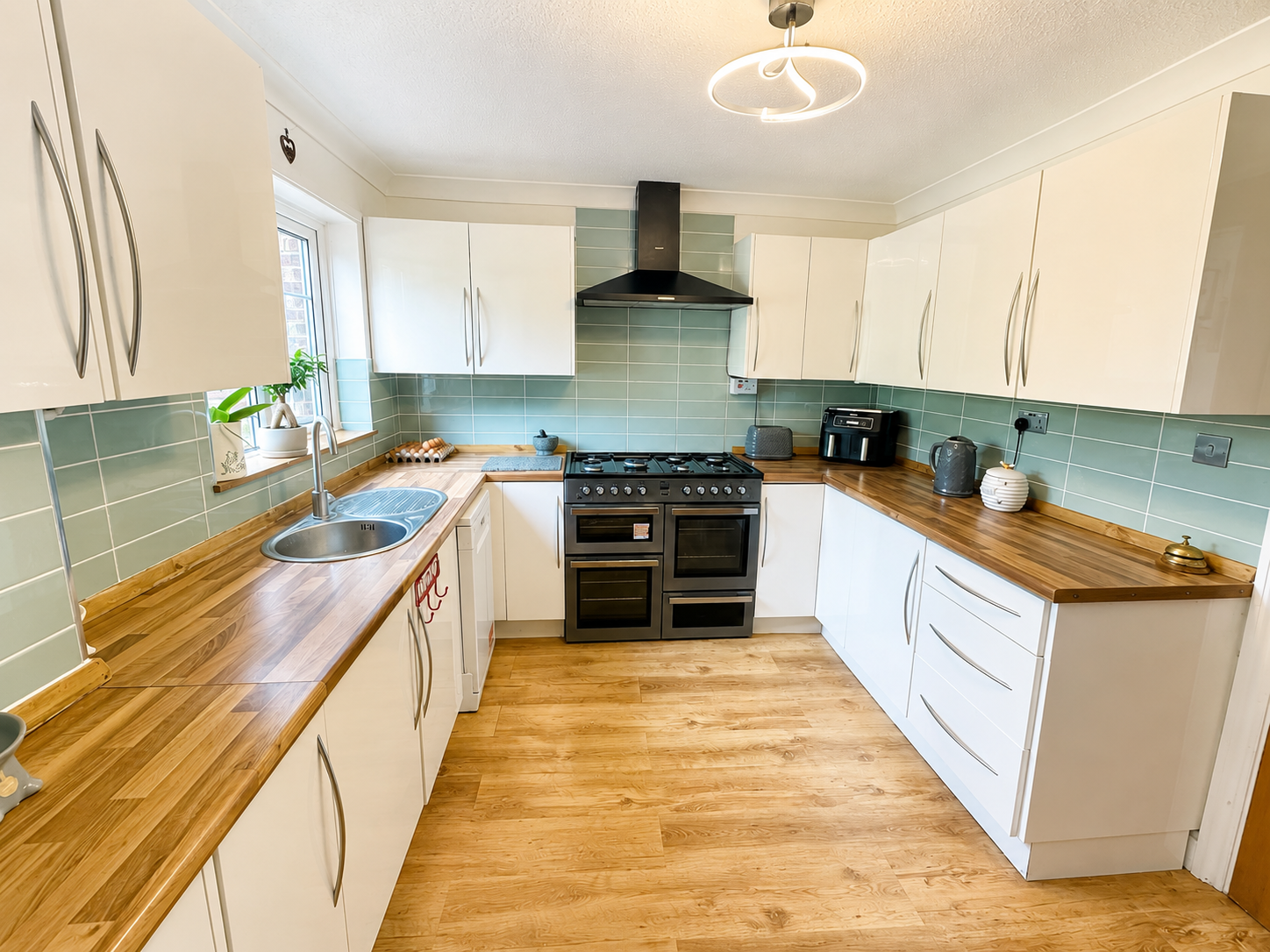 Detached House in Ashford
