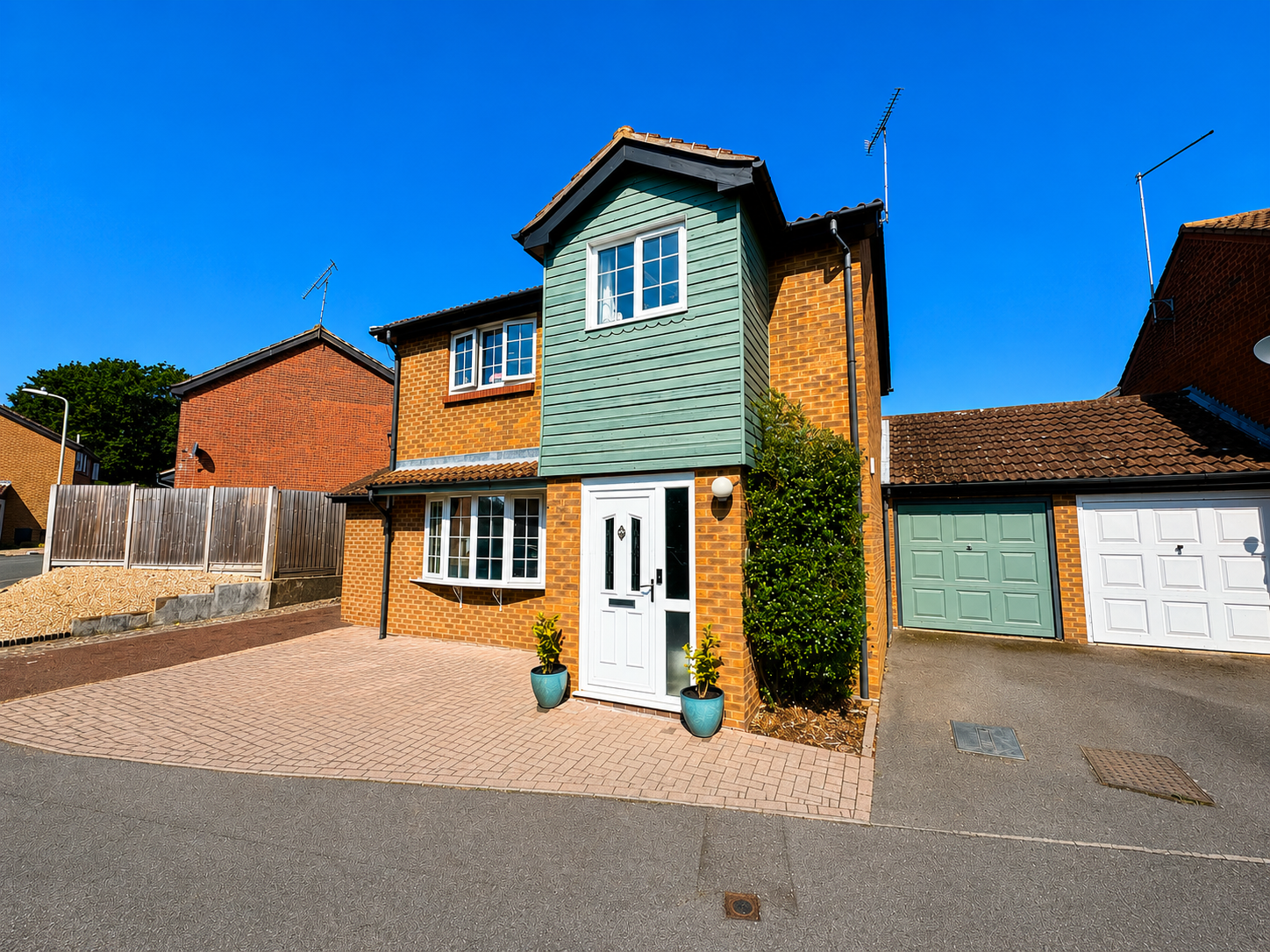 Detached House in Ashford