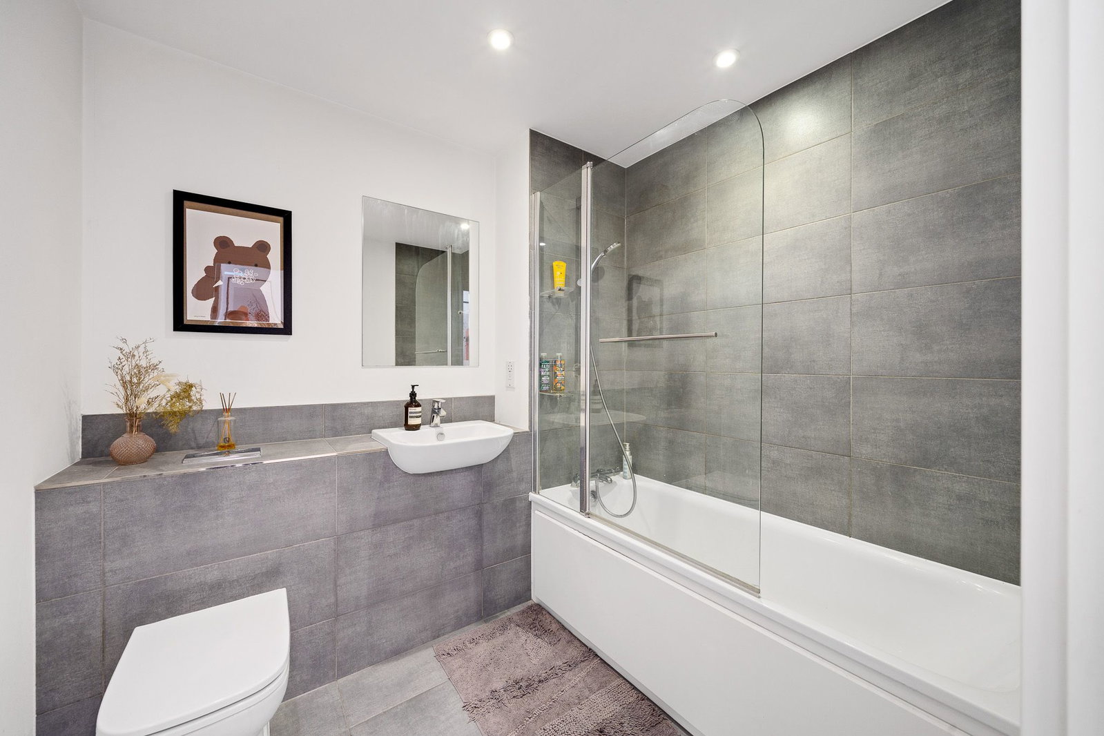 Apartment for sale in London, Drummond House, 11 Victory Parade, Woolwich SE18 6FW, 711 m²