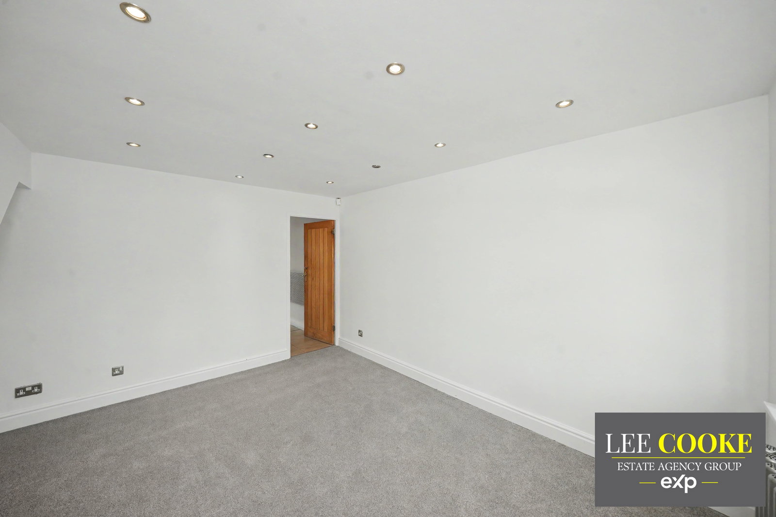End Of Terrace House in Willenhall 5