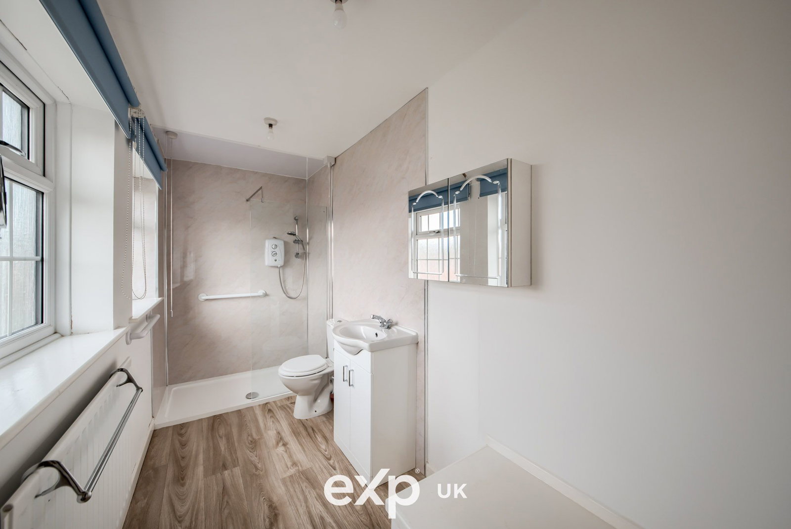 Detached House for sale in Solihull, Alderdale Crescent, Elmdon, Solihull, B92 9QF, 1291 m²