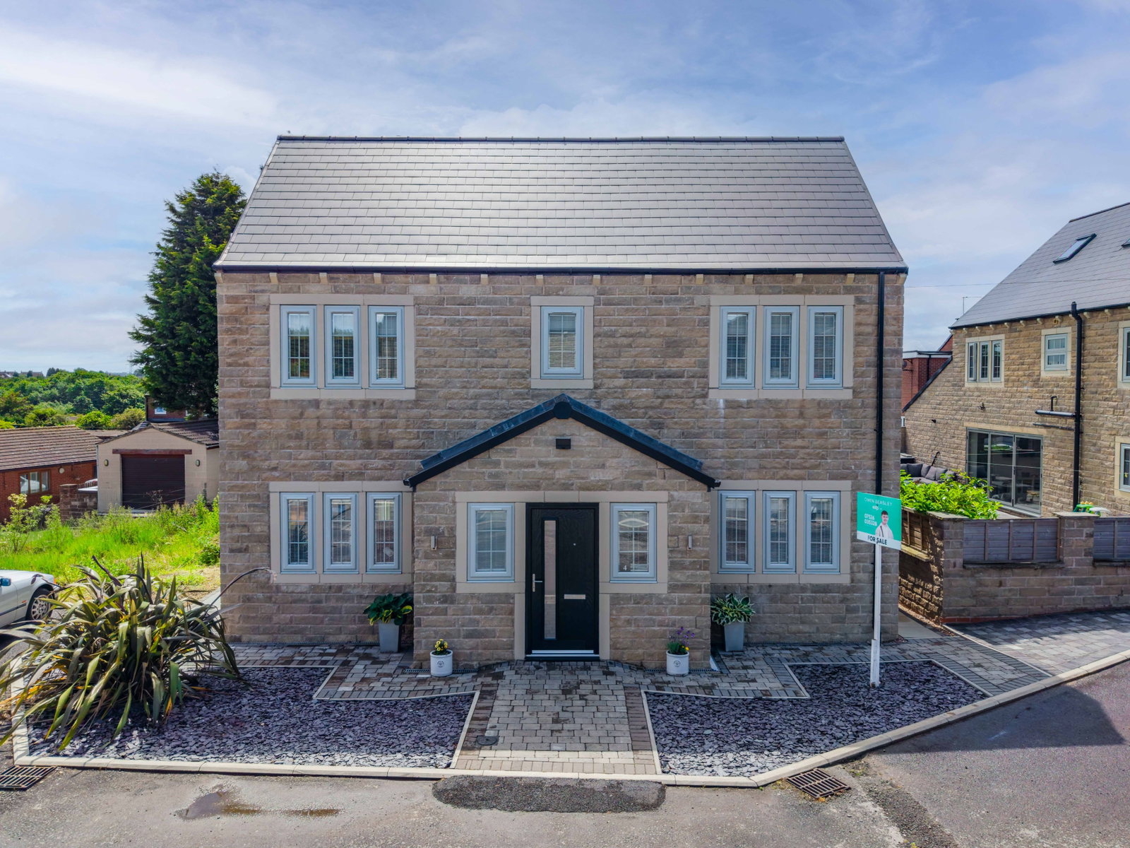 Detached House in Barnsley