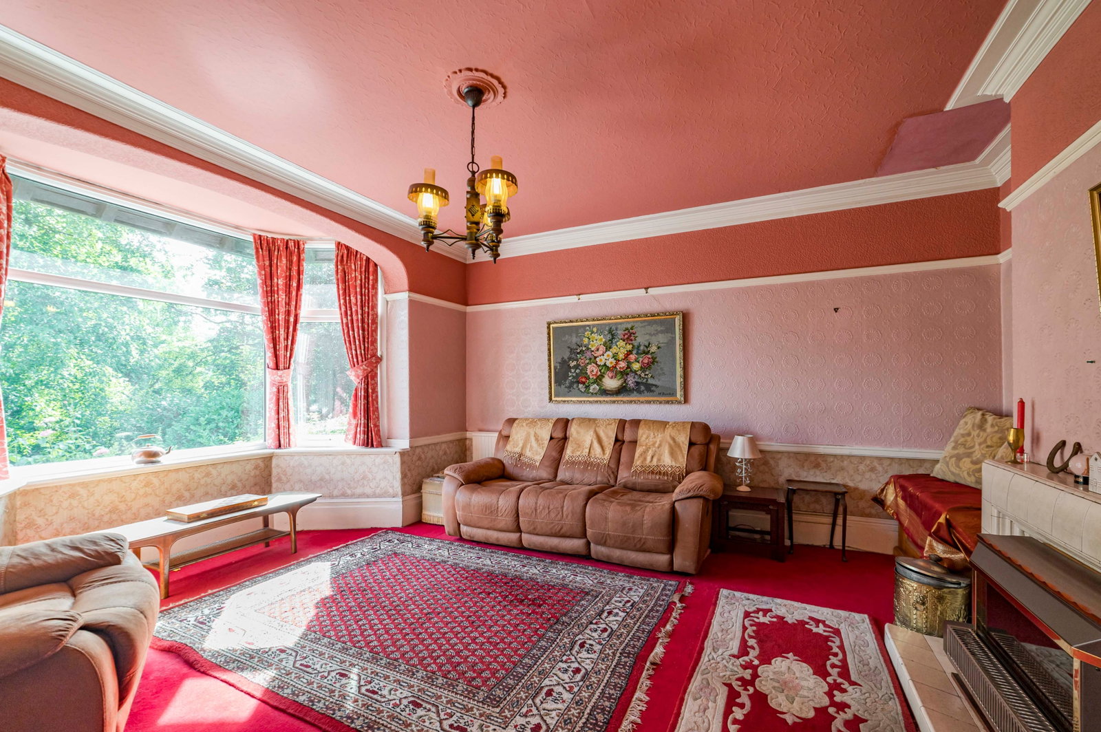 Detached House in Hyde