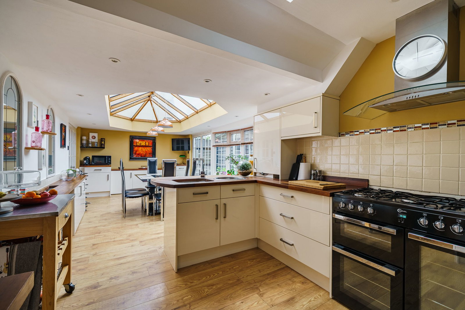 Semi Detached House in Reigate