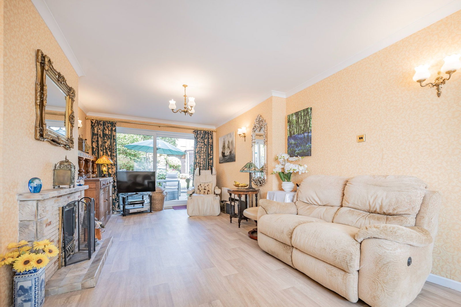 Semi Detached House for sale in Crowborough, Herne Down, Crowborough, TN6 3BA