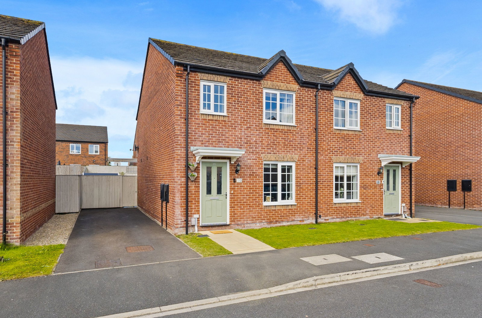 Semi Detached House in Normanton