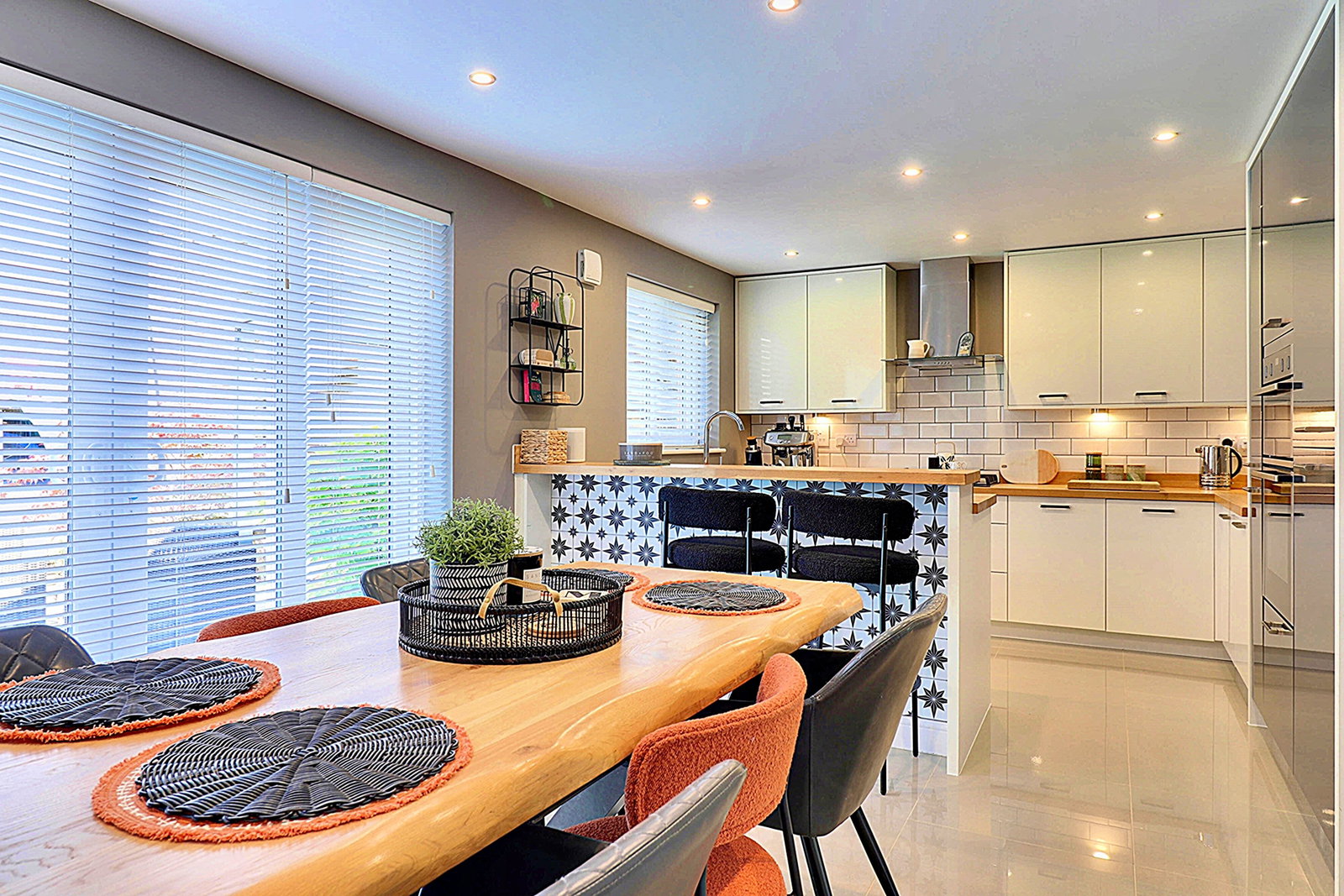 Detached House in Hengoed