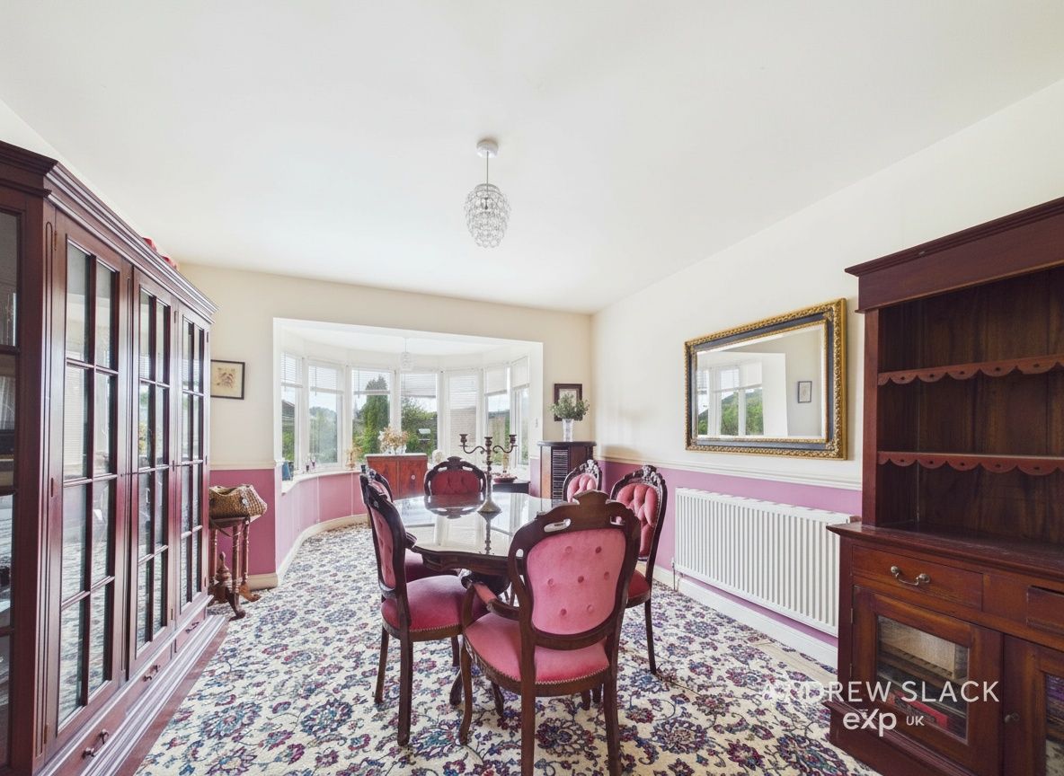 Detached House in Nottingham