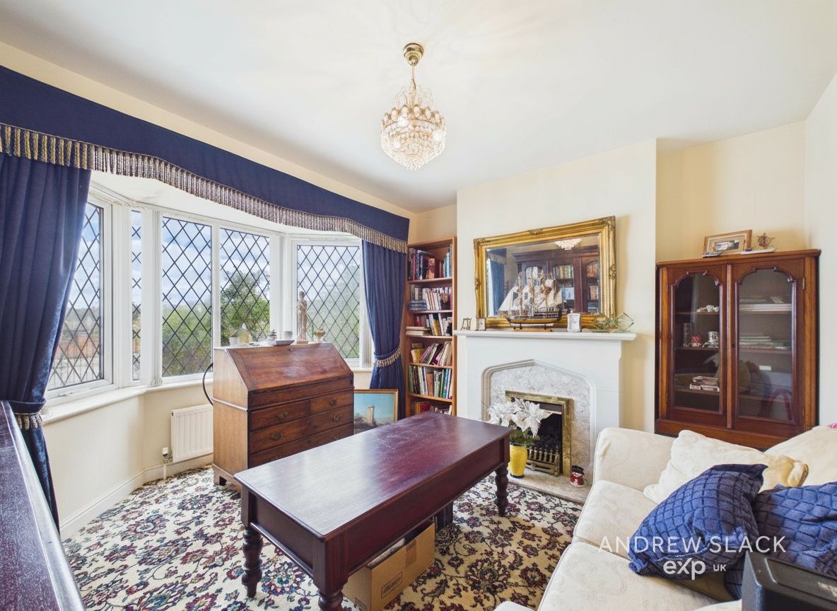 Detached House in Nottingham
