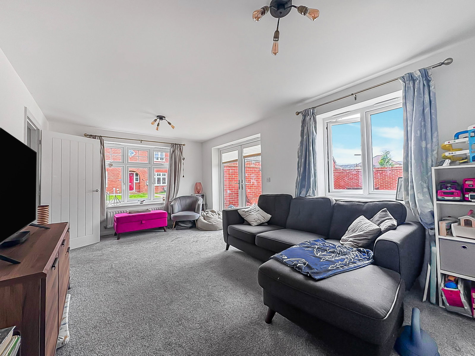 Semi Detached House in Cam