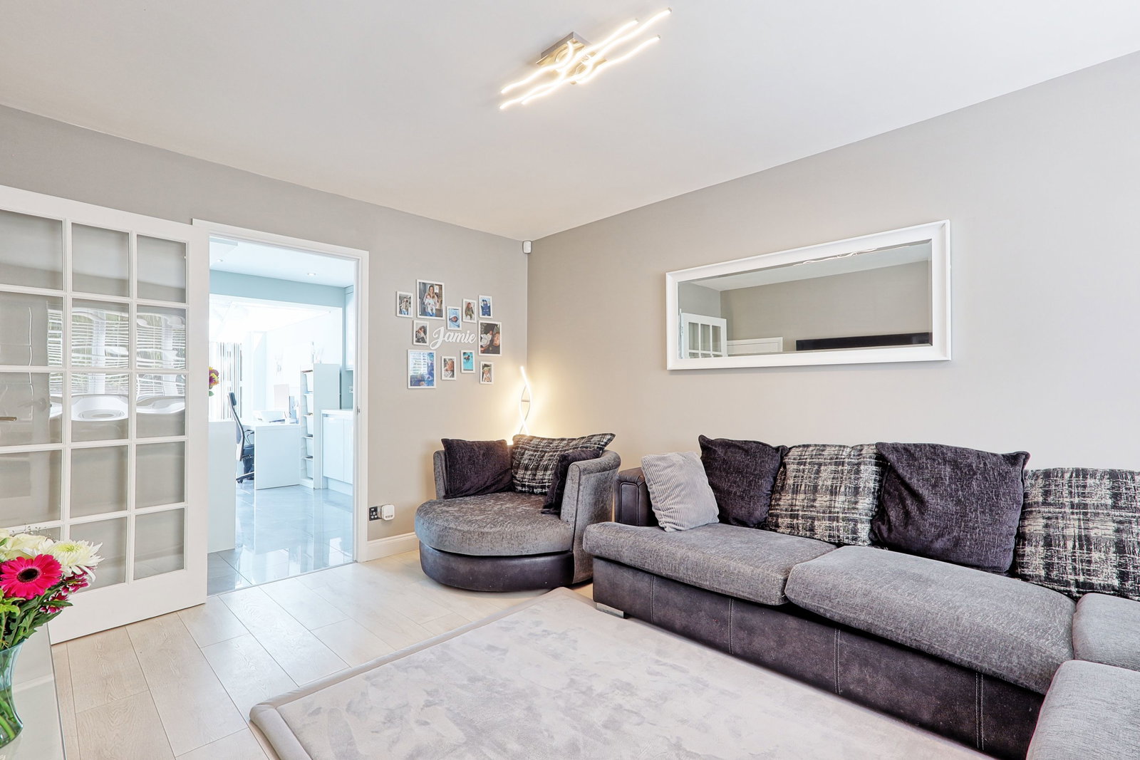 Semi Detached House in South Ockendon
