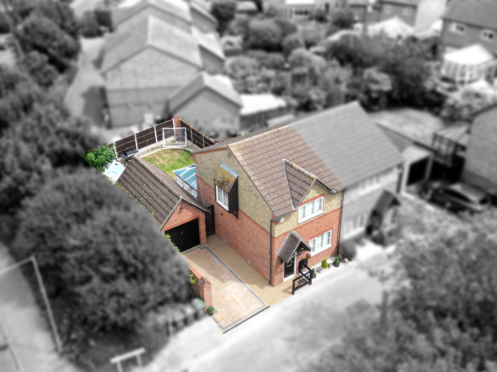 Semi Detached House in South Ockendon