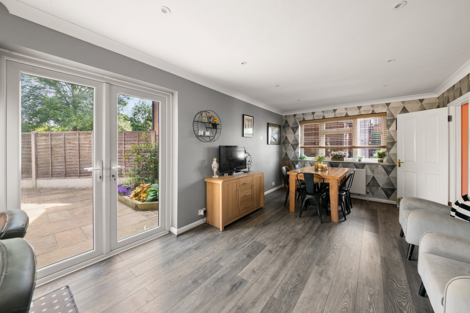 Semi Detached House in Feltham