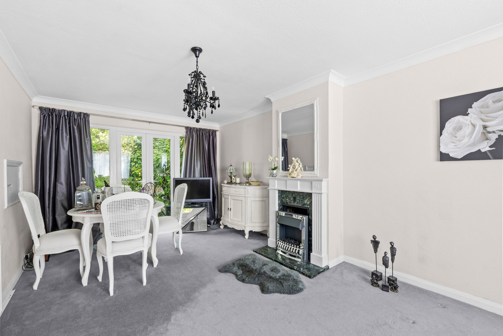Semi Detached House in Epsom 2