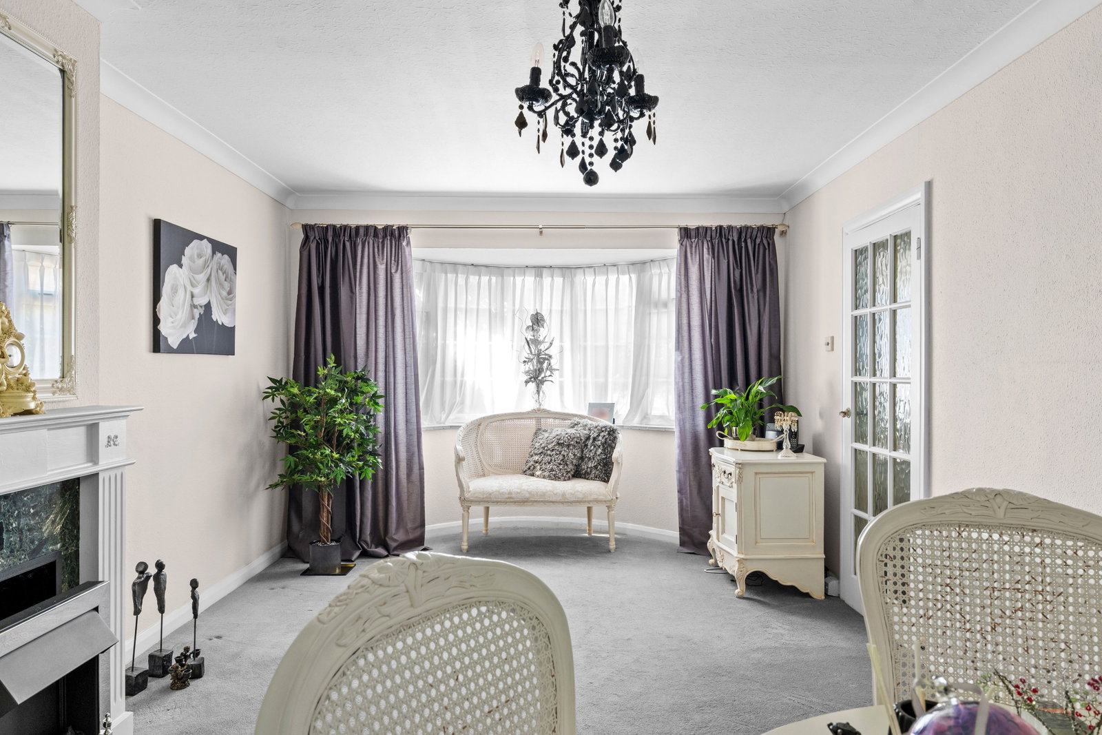 Semi Detached House in Epsom 3