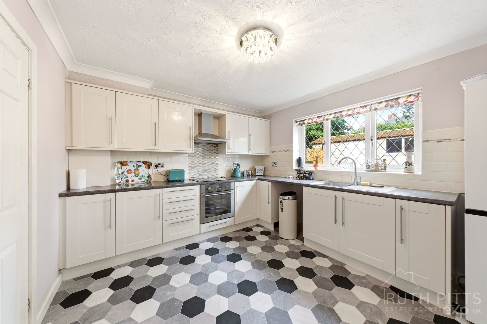 Semi Detached House in Pontefract