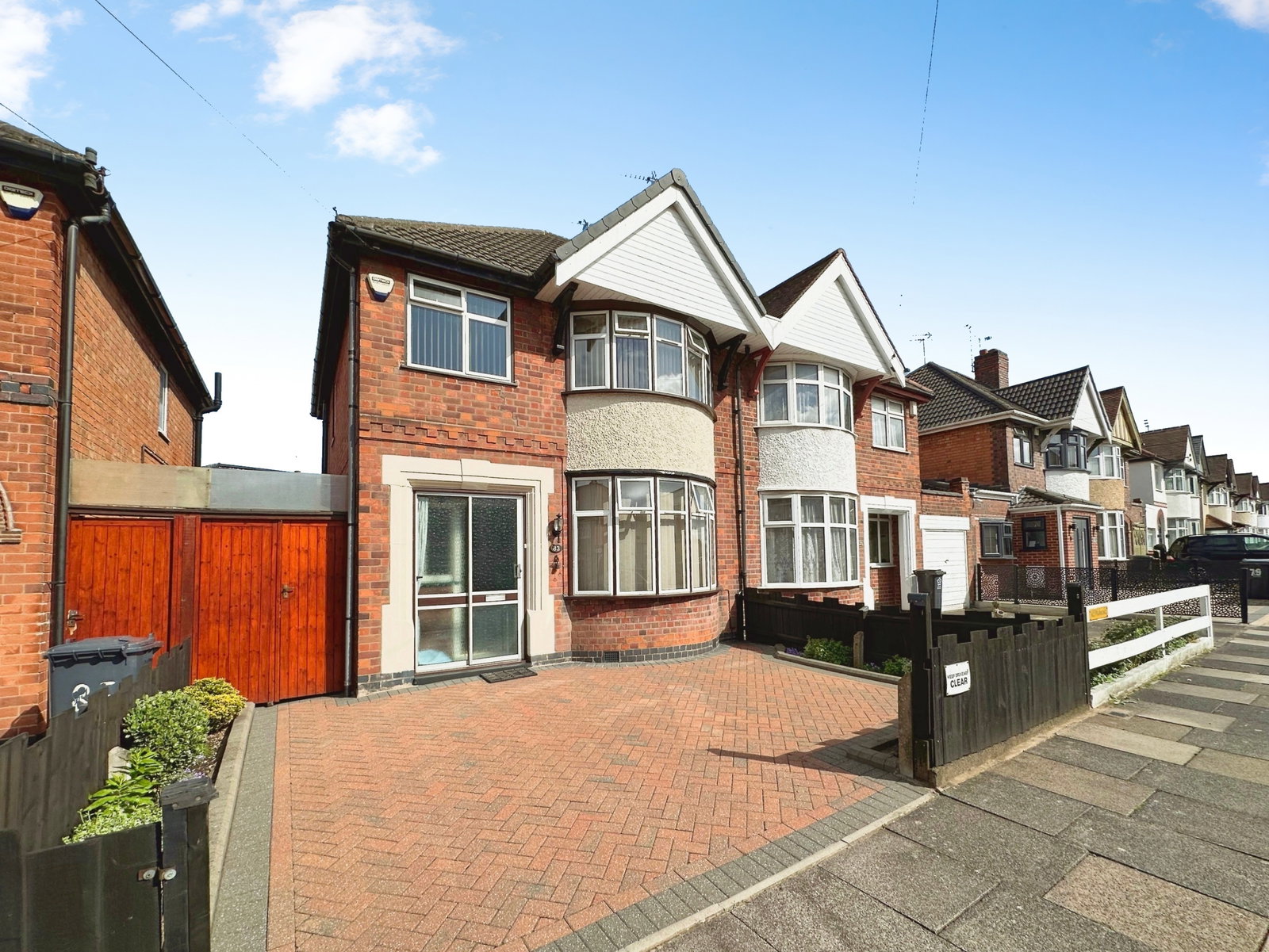 Semi Detached House in Leicester