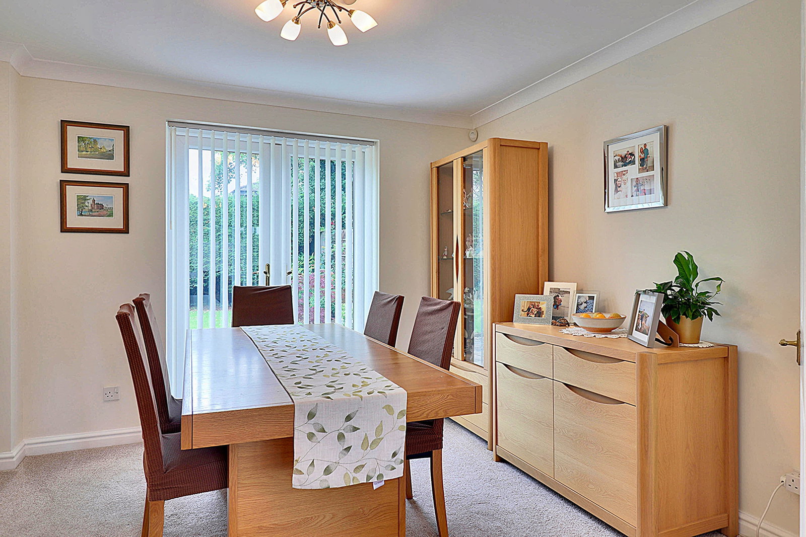 Detached House in Cardiff