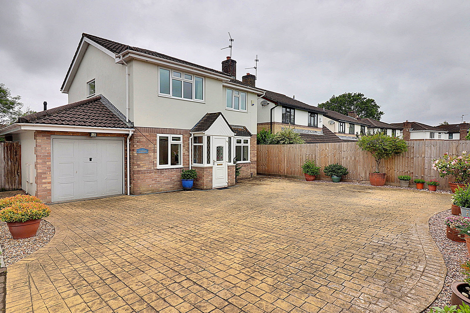Detached House in Cardiff