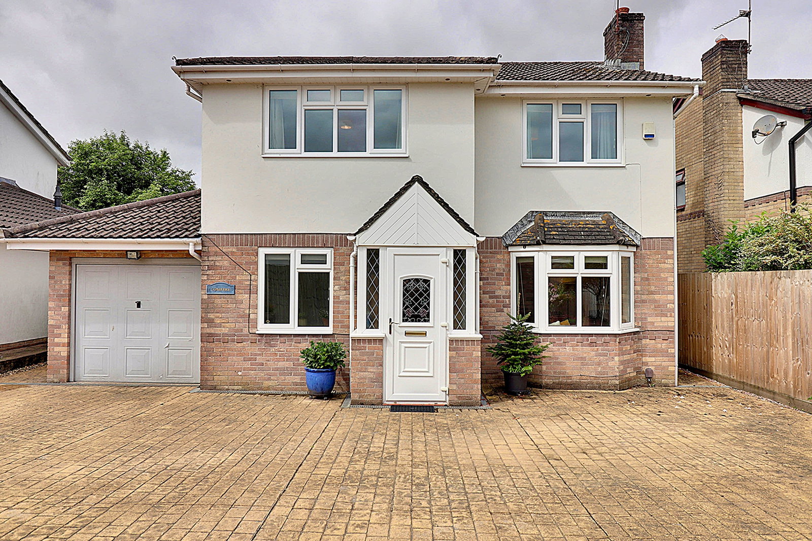 Detached House in Cardiff