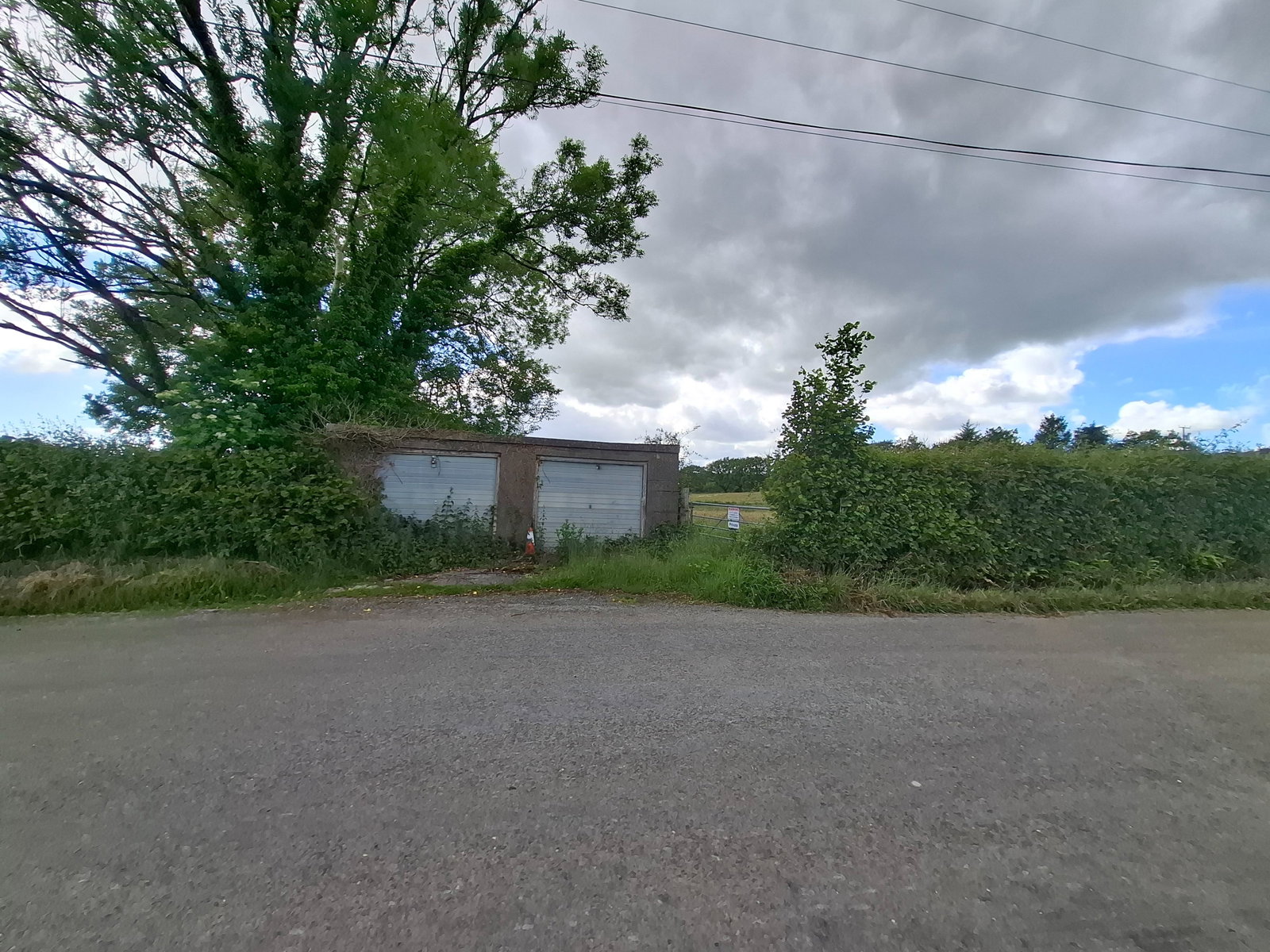 Land in Mynyddcerrig,