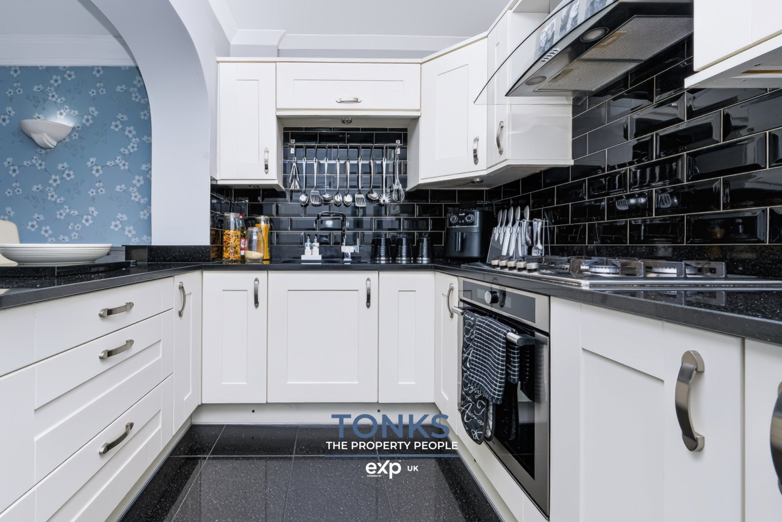 Semi Detached House in Oldbury