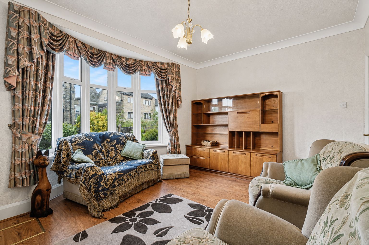 Semi Detached House in Brighouse