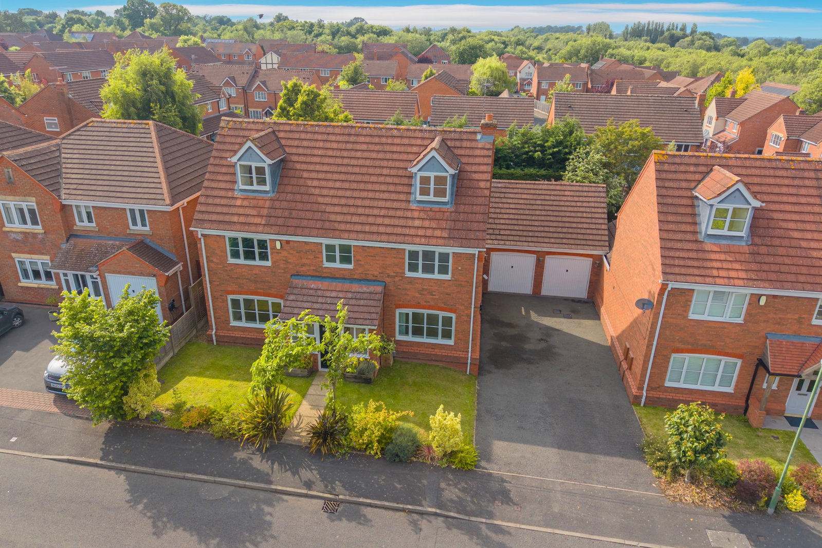 Detached House in Coventry