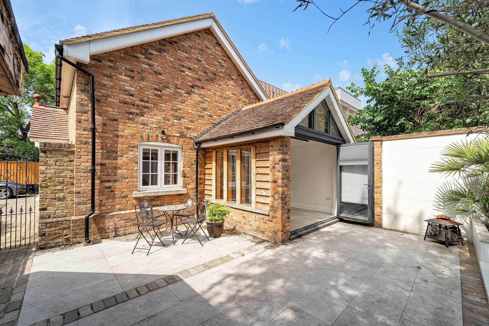 Detached House in Watford