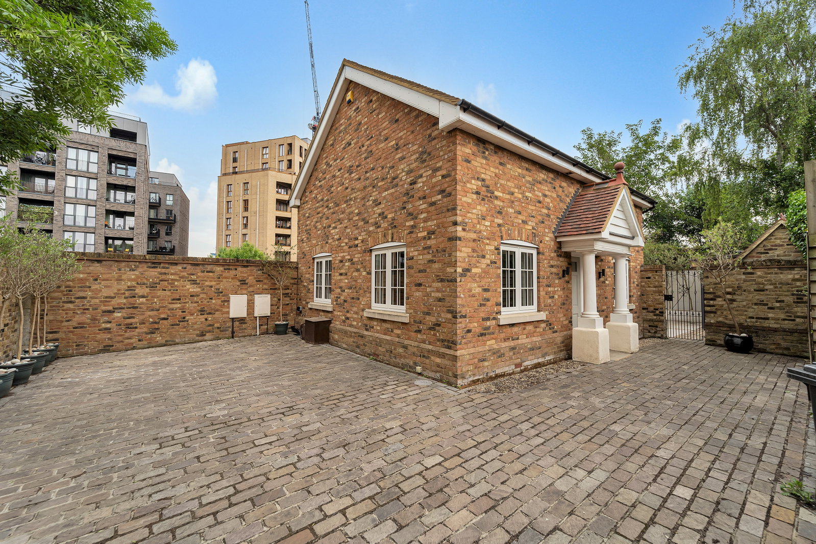 Detached House in Watford