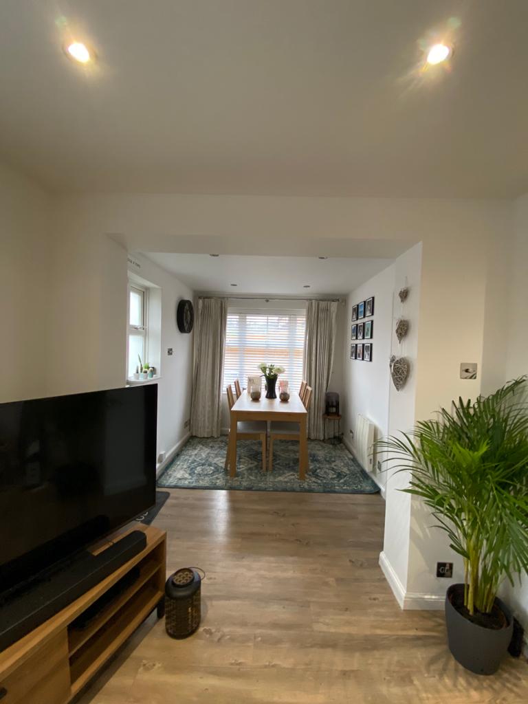 Semi Detached House in Borehamwood