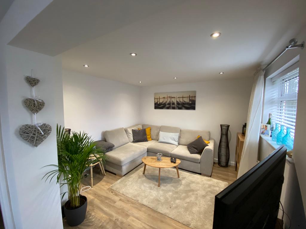 Semi Detached House in Borehamwood