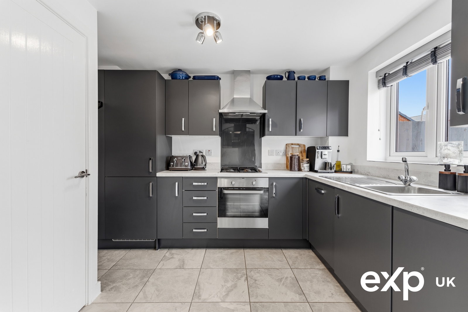 Semi Detached House in Newark 