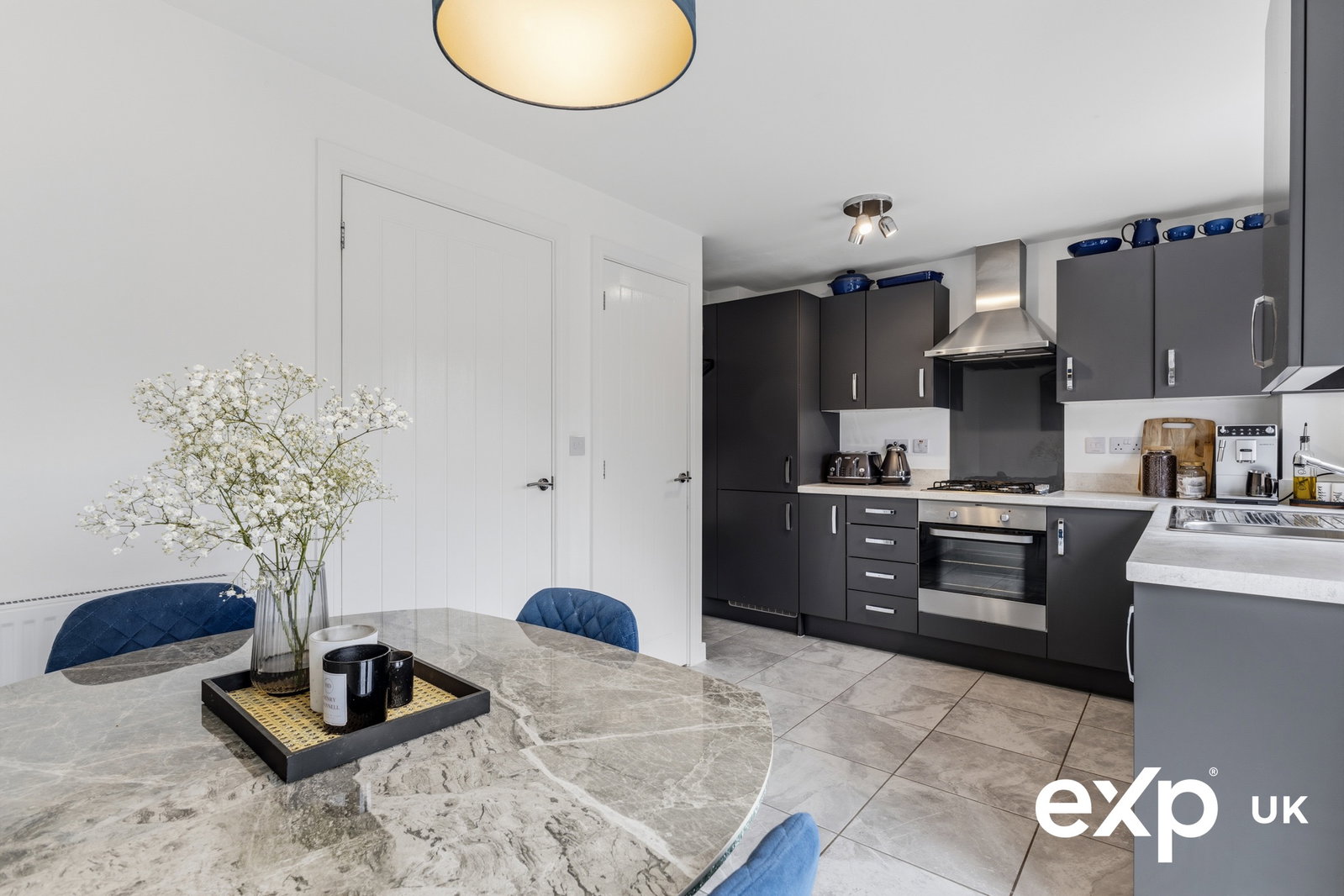 Semi Detached House in Newark 