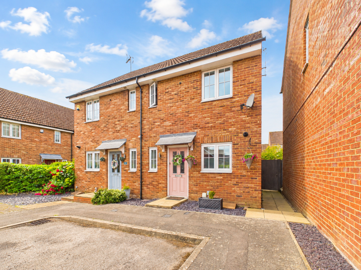 Semi Detached House in Dunmow