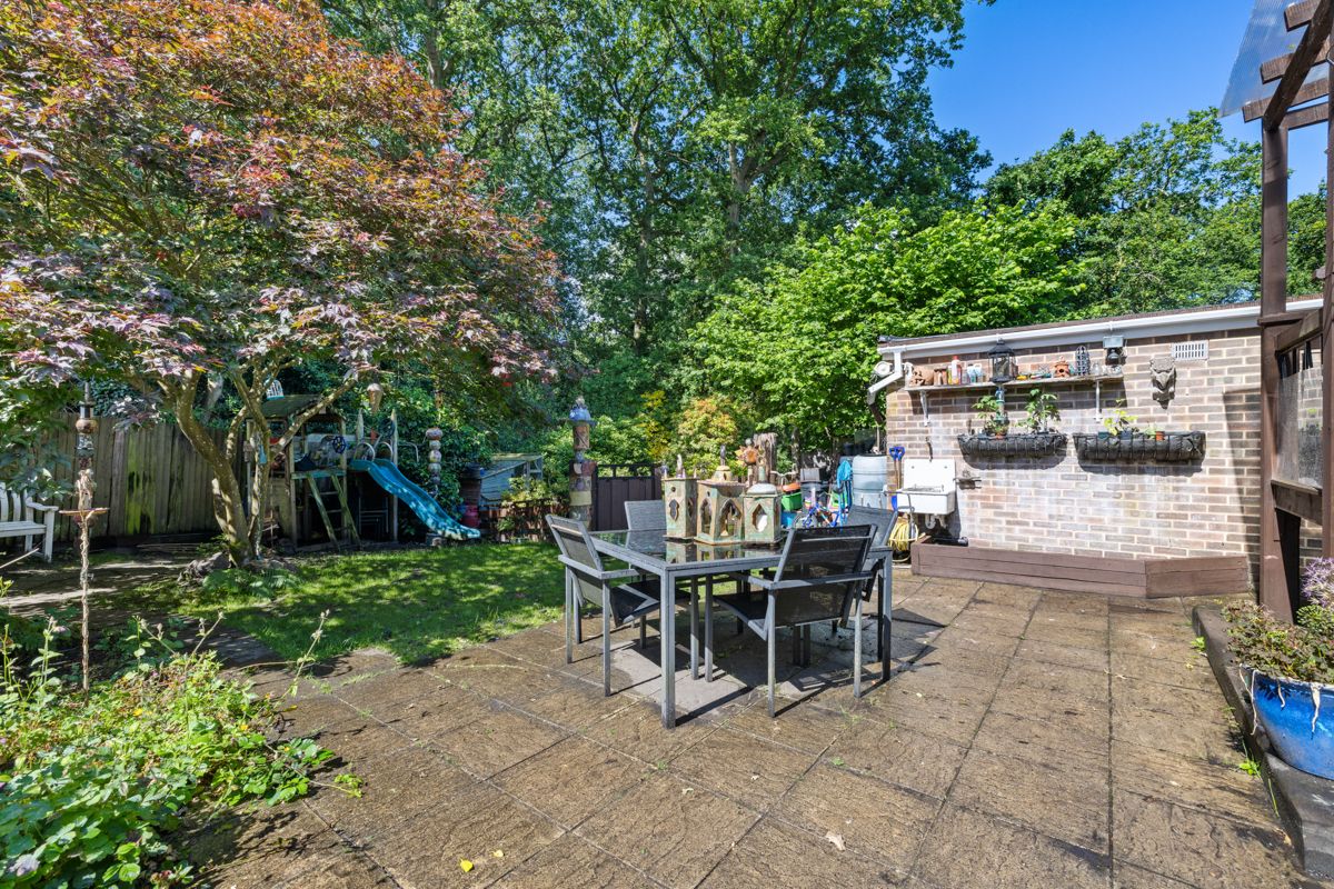 Semi Detached Bungalow for sale in Midhurst, Pitsham Wood, Midhurst, GU29 9QZ
