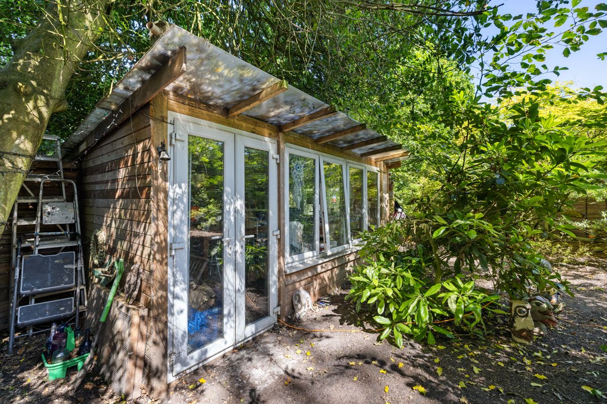 Semi Detached Bungalow for sale in Midhurst, Pitsham Wood, Midhurst, GU29 9QZ