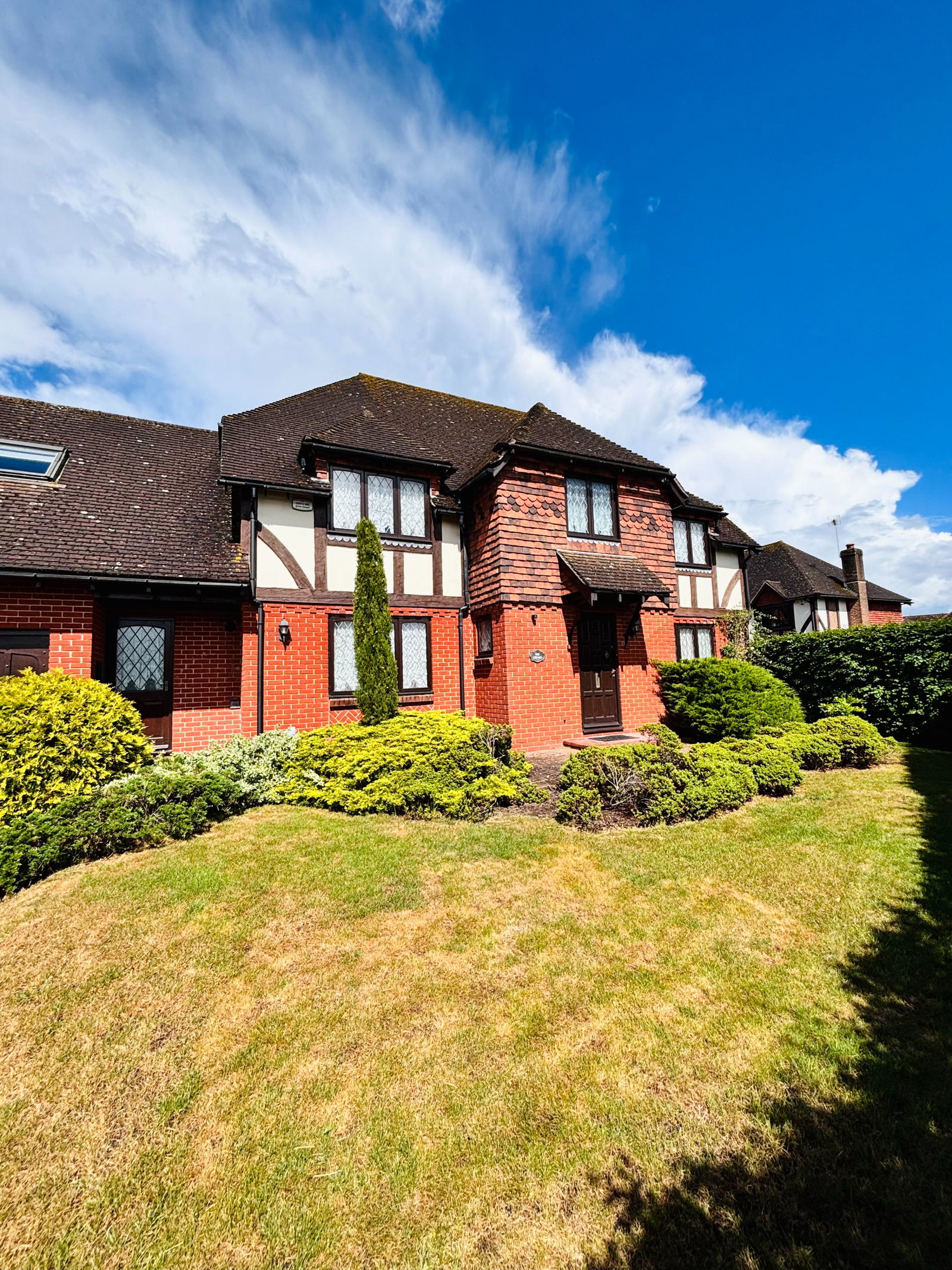Detached House in Ashford