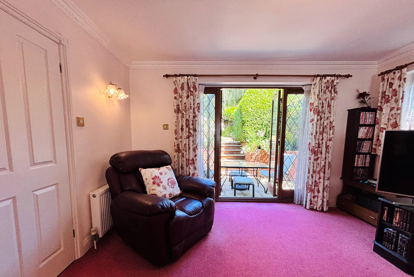 Detached House in Ashford
