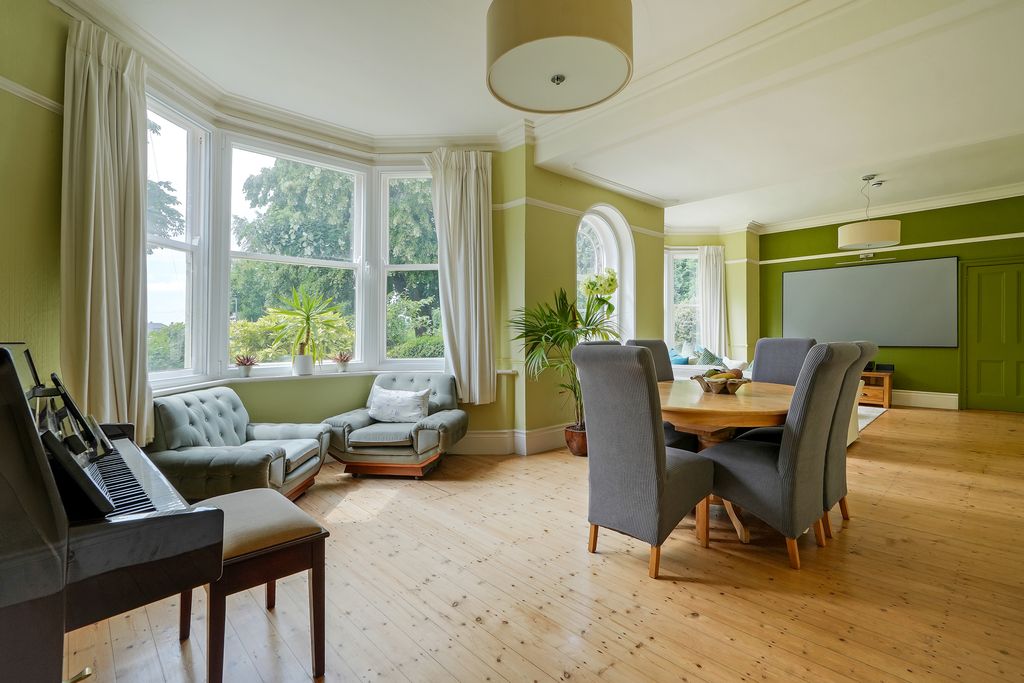 Detached House in Rotherham