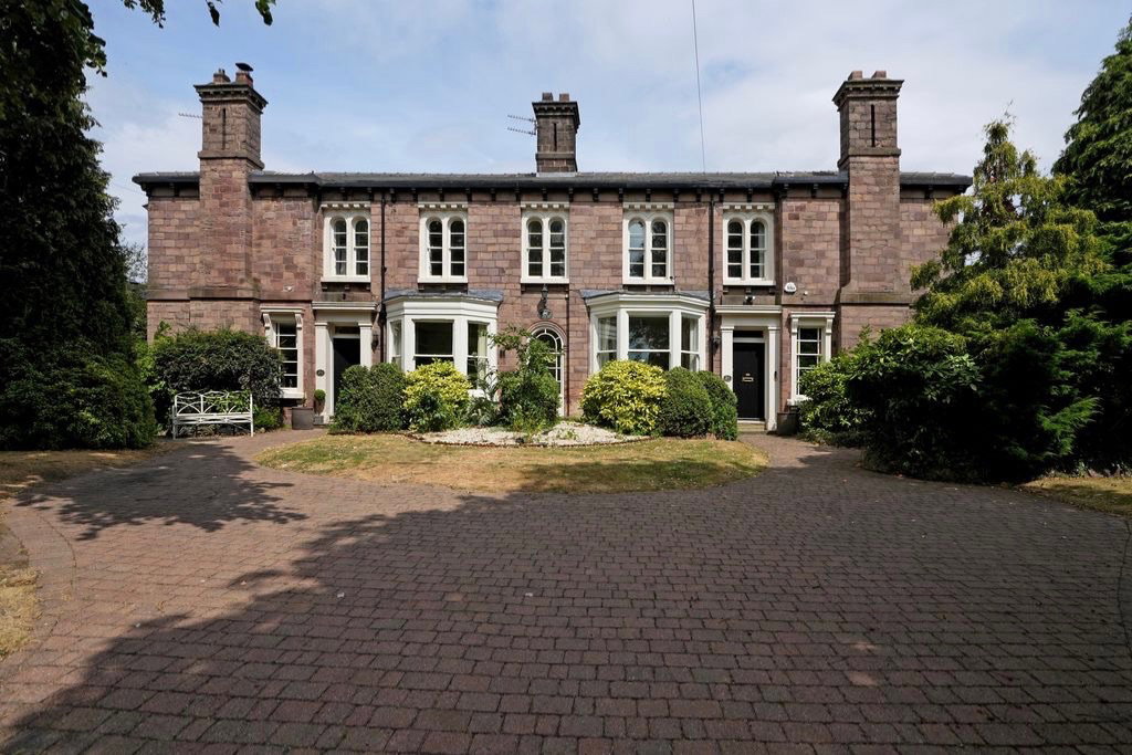 Detached House in Rotherham