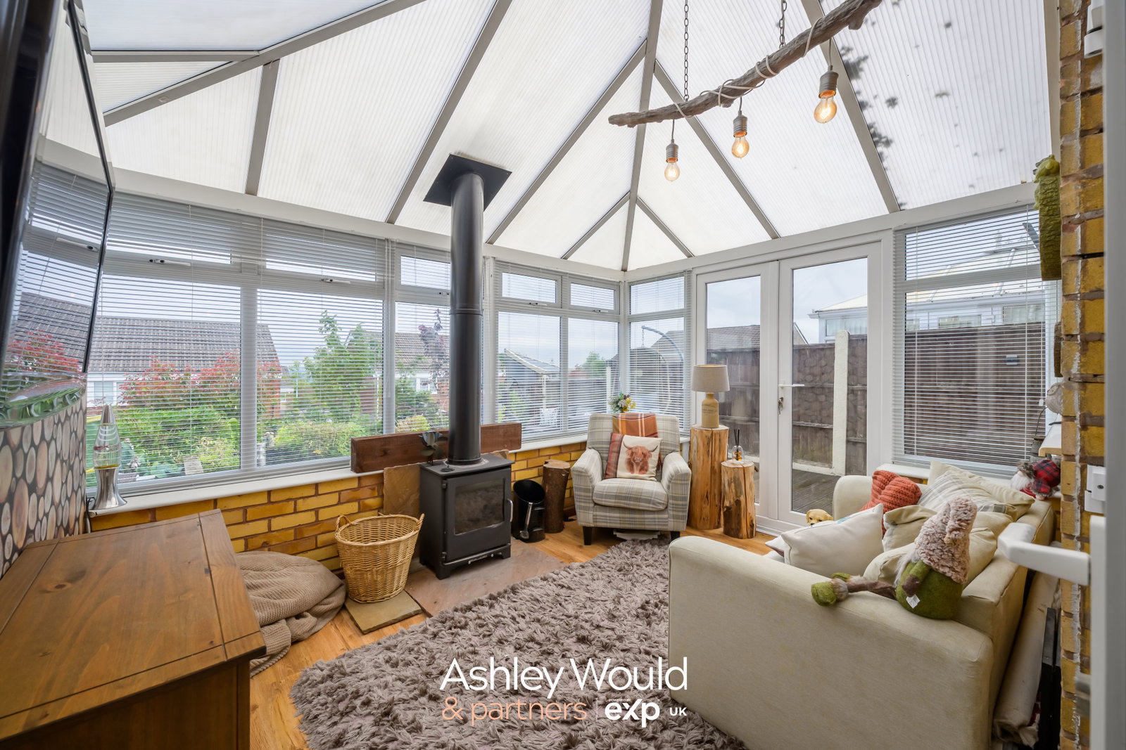 Semi Detached House in Oldbury