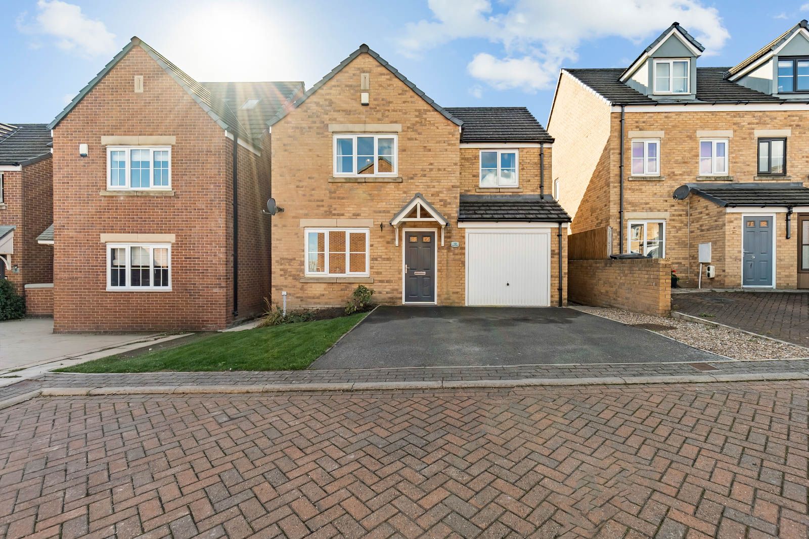 Detached House for sale in Halifax, 13 Asquith Mews, Halifax, HX3 8FN