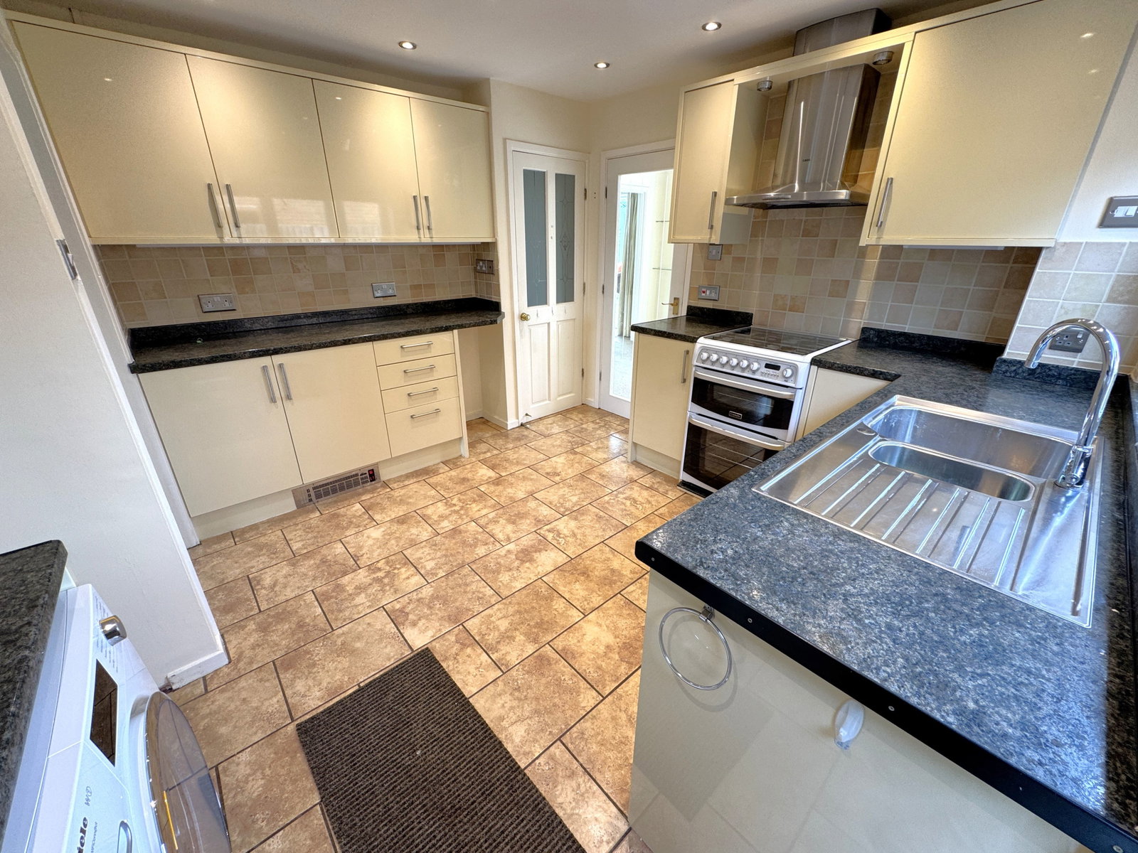 Detached House for sale in Buckingham, Magpie Way, Winslow