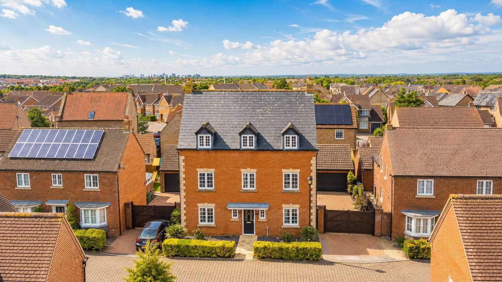 Detached House in Milton Keynes