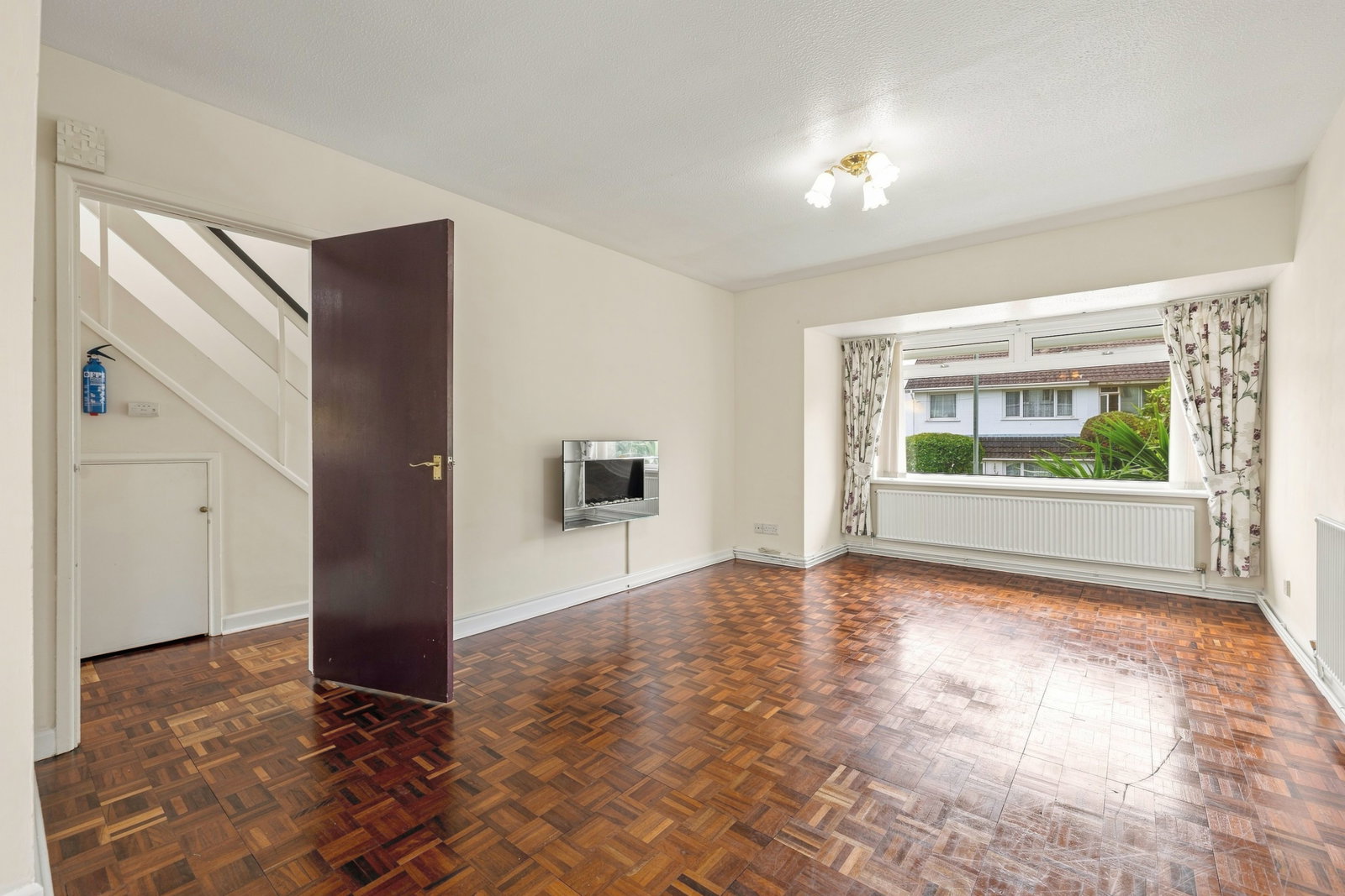 Semi Detached House for sale in Swansea, Bramley Drive, Newton, Swansea, SA3 4UP, 889 m²